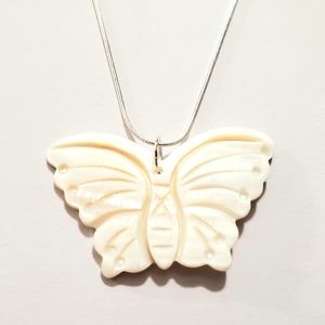 WHITE BUTTERFLY NATURAL SHELL 925 NECKLACE